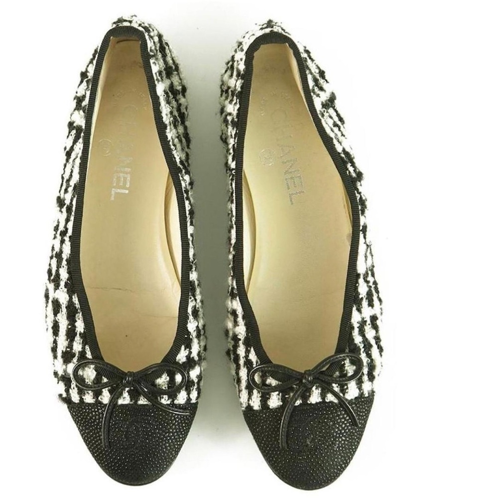 RARE CHANEL Black &White Houndstooth tweed  ballet flats stingray skin CC $1,500 - Picture 3 of 9